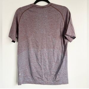 Lululemon Athletica Men's Gray Athletic Shirt